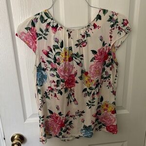 Floral Chic Billie & Blossom Top size Medium